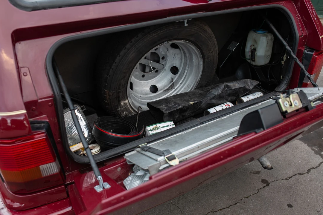 2000 LTI - Image 2 of 15