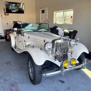 2000 MG Replica