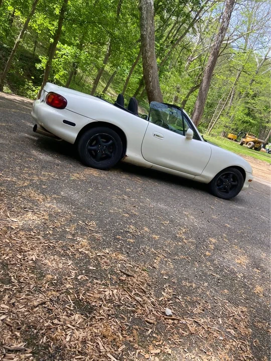 2000 Mazda NB MX-5 Miata - Image 3 of 6
