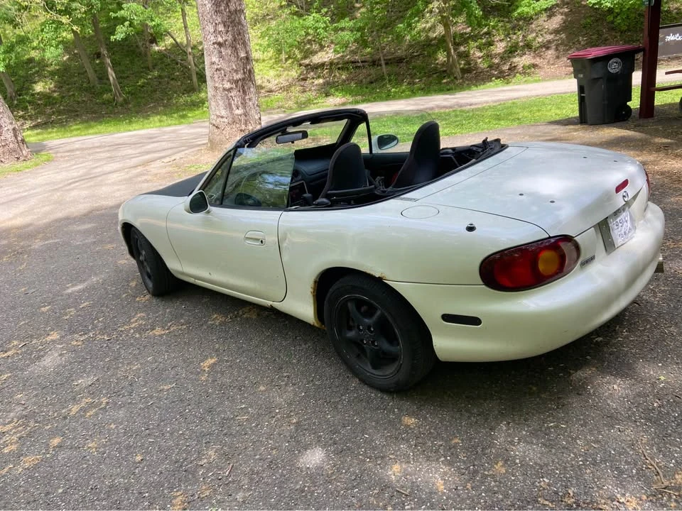 2000 Mazda NB MX-5 Miata - Image 2 of 6