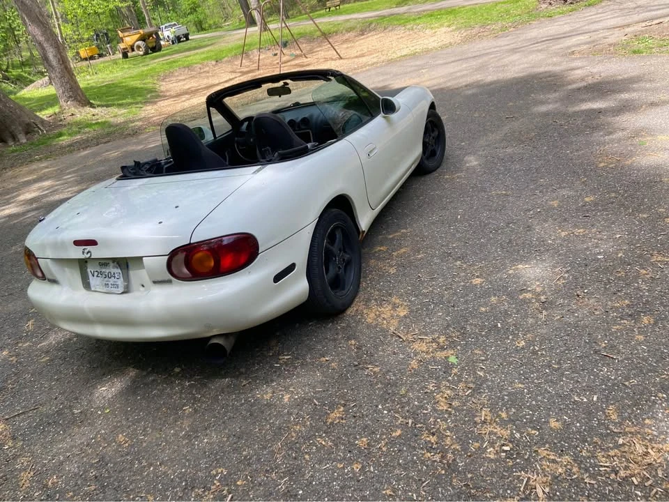 2000 Mazda NB MX-5 Miata - Image 2 of 5