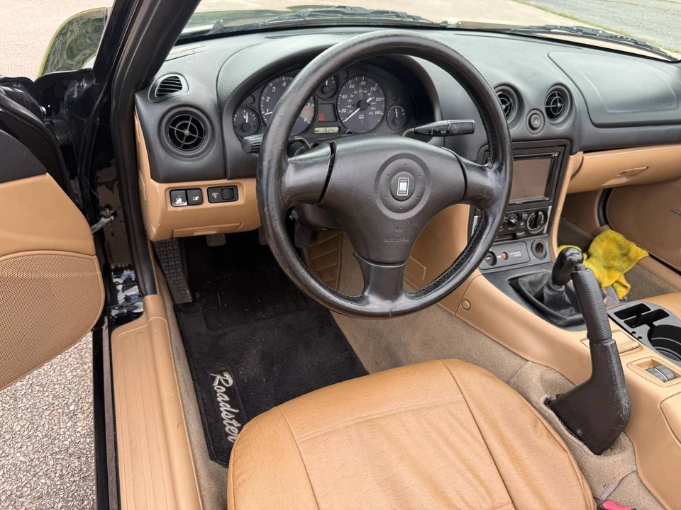 2000 Mazda NB MX-5 Miata - Image 10 of 17