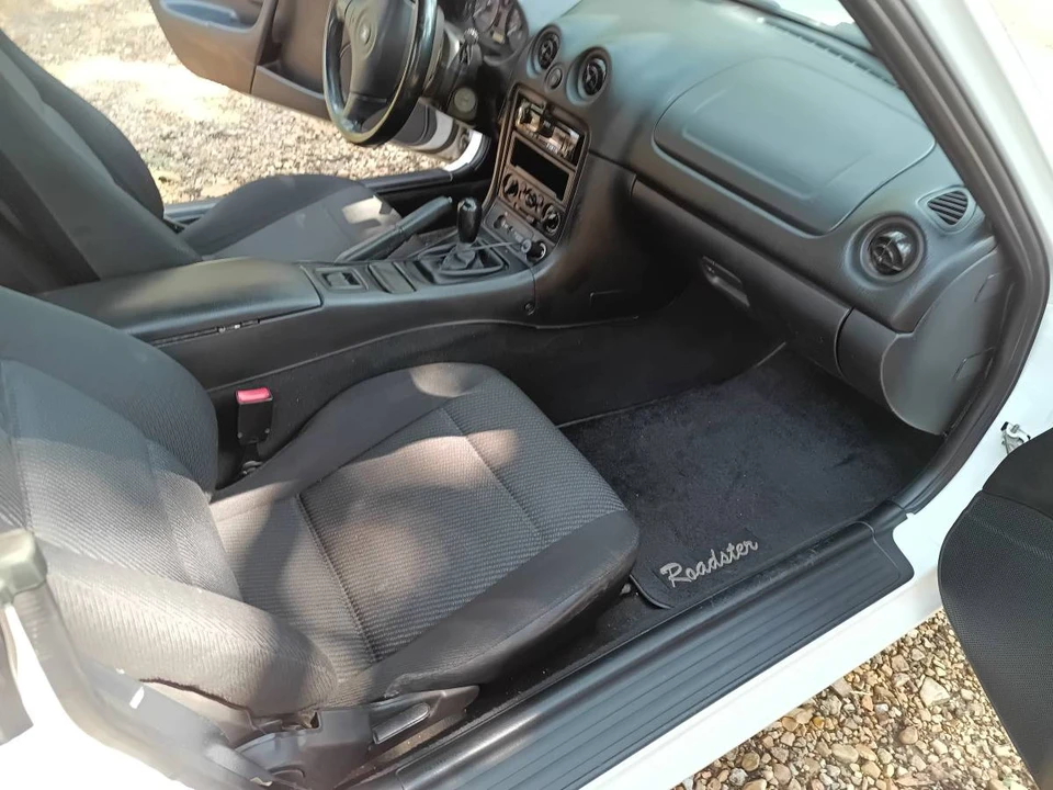 2000 Mazda NB MX-5 Miata - Image 7 of 15