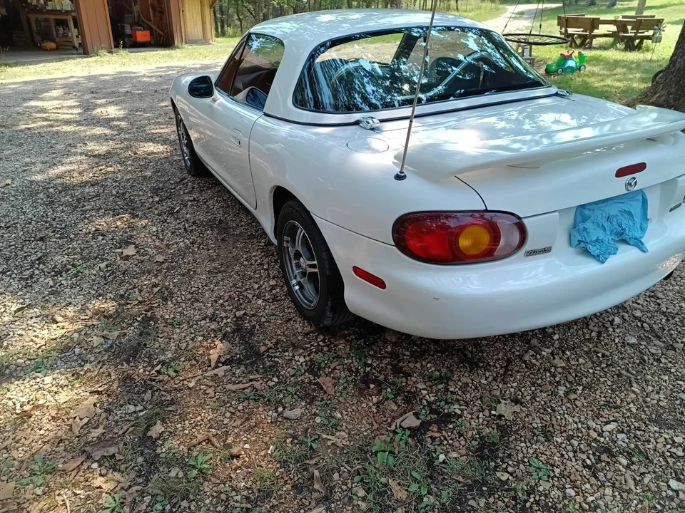 2000 Mazda NB MX-5 Miata - Image 6 of 15