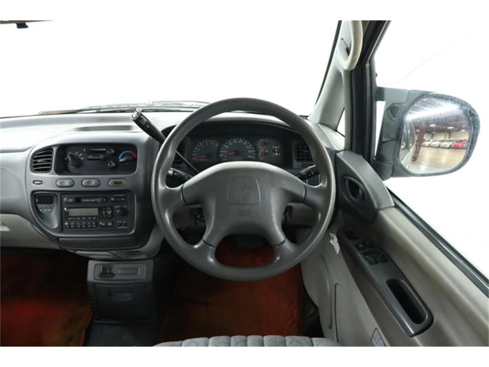 2000 Mitsubishi Delica 4th Gen - Image 10 of 31
