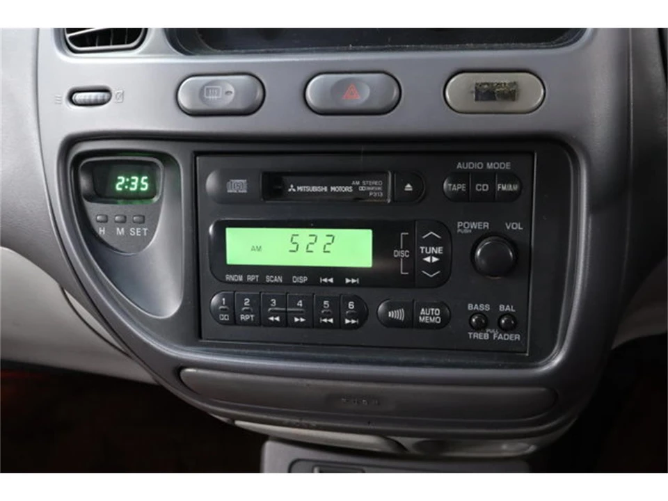 2000 Mitsubishi Delica 4th Gen - Image 14 of 31