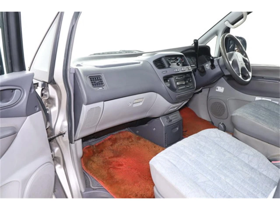 2000 Mitsubishi Delica 4th Gen - Image 16 of 31