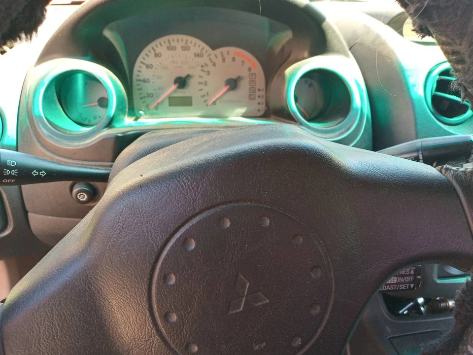 2000 Mitsubishi Eclipse 3rd Gen - Image 4 of 8