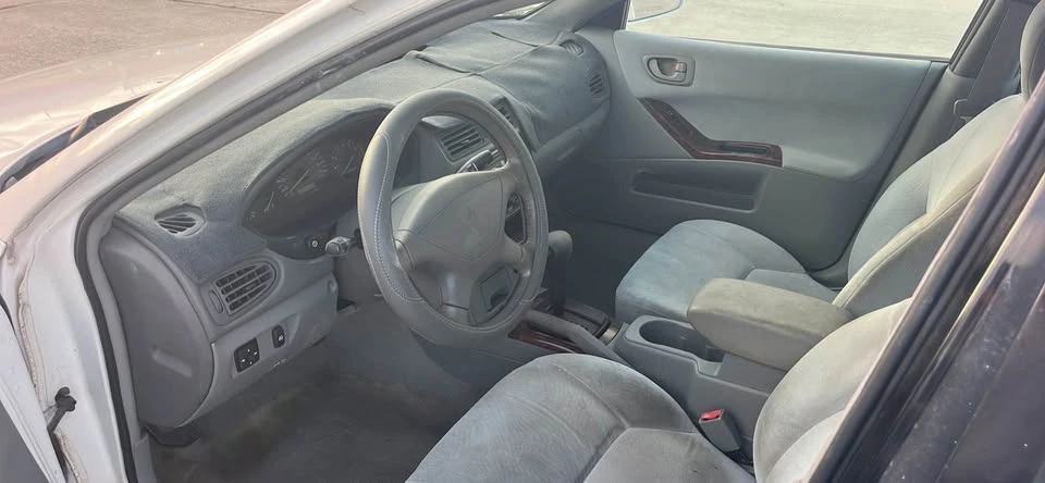 2000 Mitsubishi Galant 8th Gen - Image 6 of 8