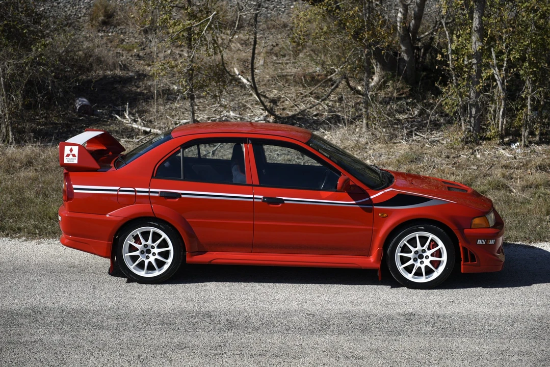2000 Mitsubishi Lancer Evolution VI 6th Gen - Image 21 of 31