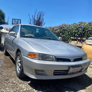 2000 Mitsubishi Mirage DE Sedan 4D