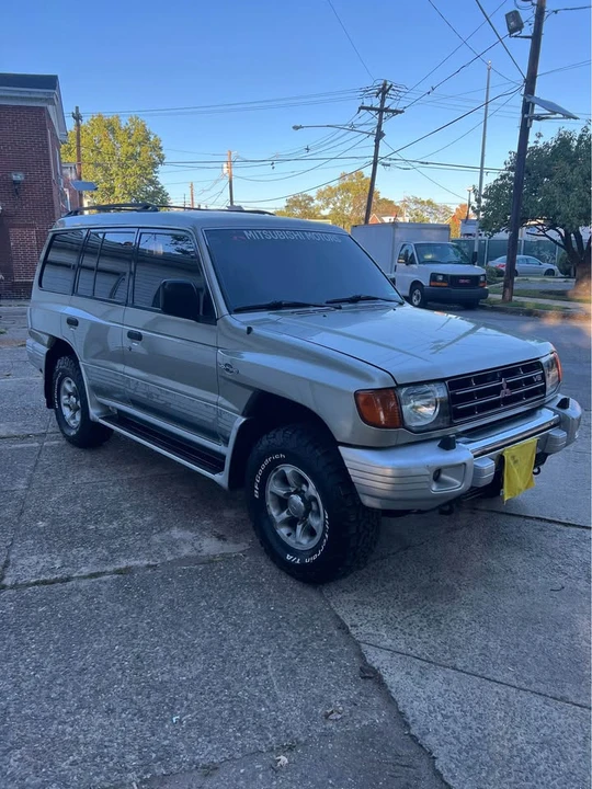 2000 Mitsubishi Pajero/Montero 3rd Gen - Image 4 of 11