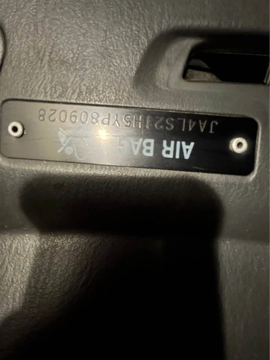 2000 Mitsubishi Pajero/Montero - Image 9 of 11