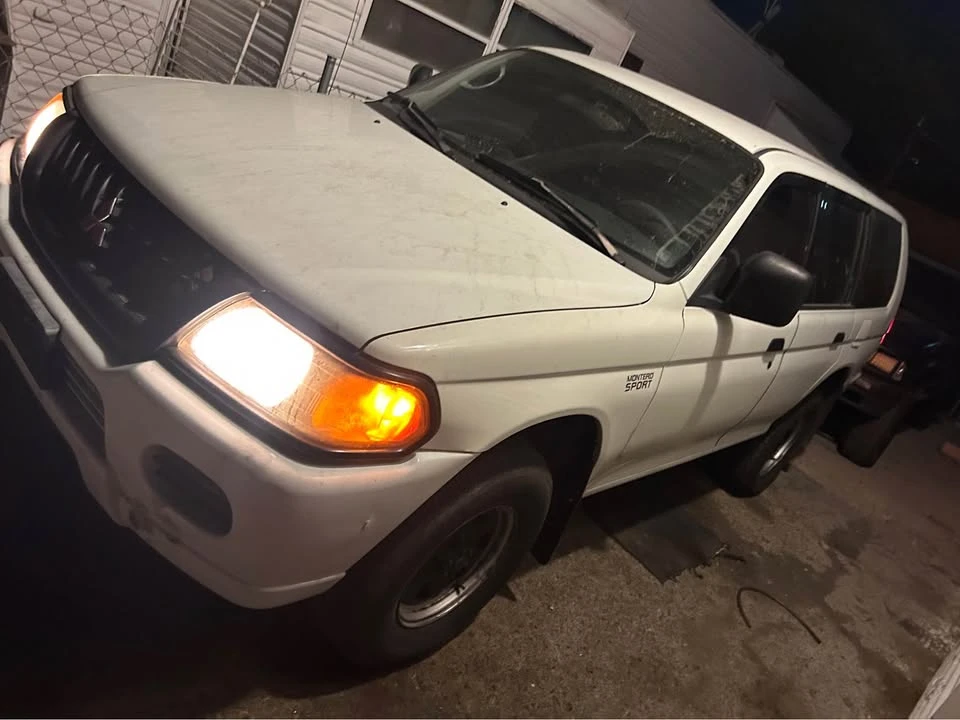 2000 Mitsubishi Pajero/Montero - Image 10 of 11
