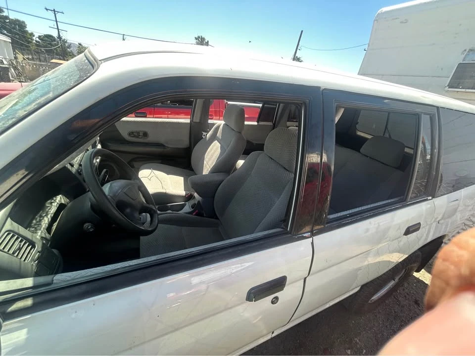 2000 Mitsubishi Pajero/Montero - Image 2 of 11