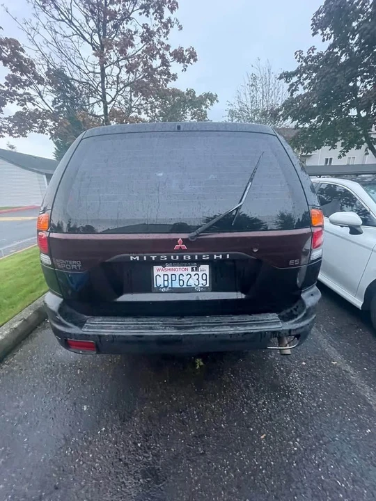 2000 Mitsubishi Pajero/Montero 3rd Gen - Image 2 of 15