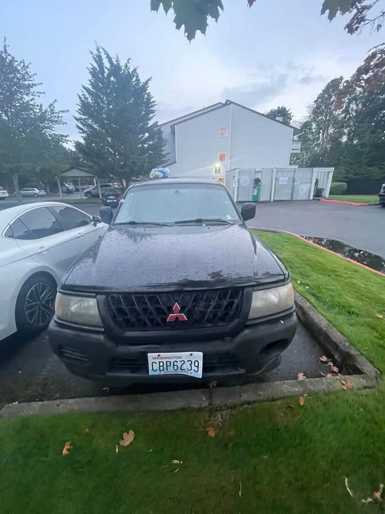 2000 Mitsubishi Pajero/Montero 3rd Gen - Image 6 of 15