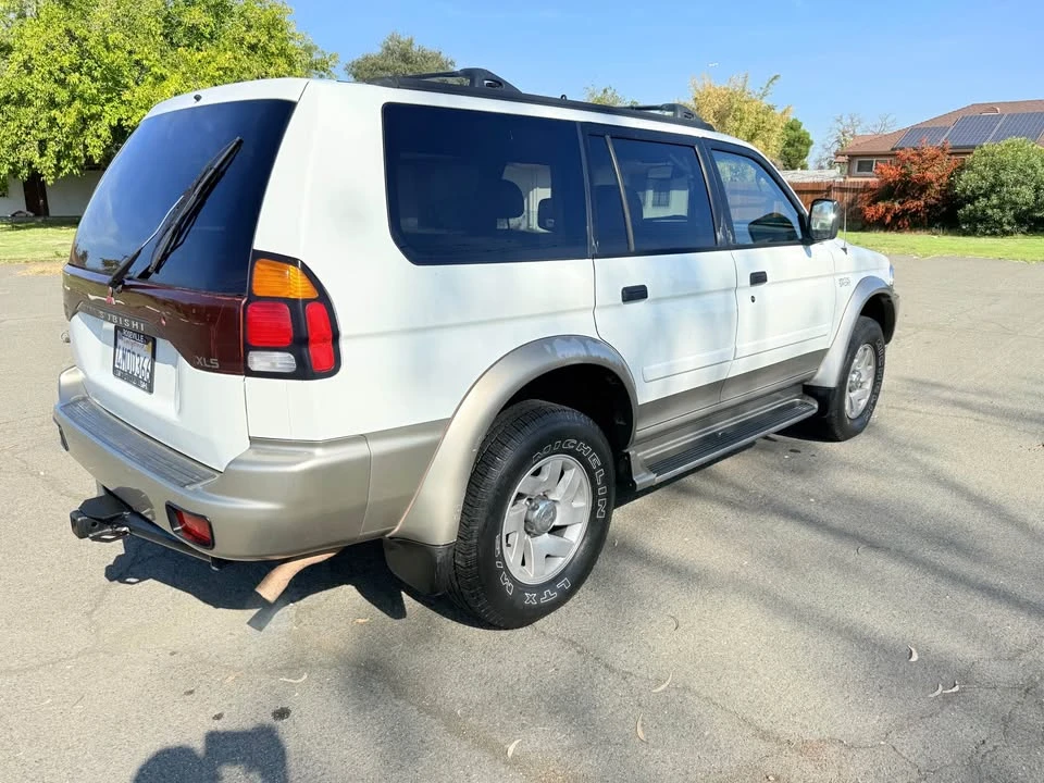 2000 Mitsubishi Pajero/Montero 3rd Gen - Image 3 of 11