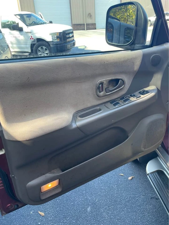 2000 Mitsubishi Pajero/Montero - Image 9 of 14