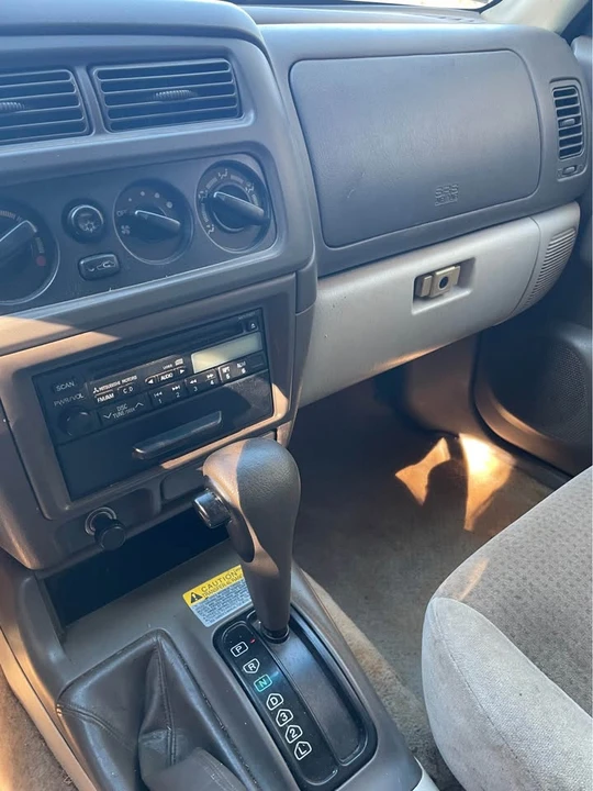 2000 Mitsubishi Pajero/Montero - Image 11 of 14