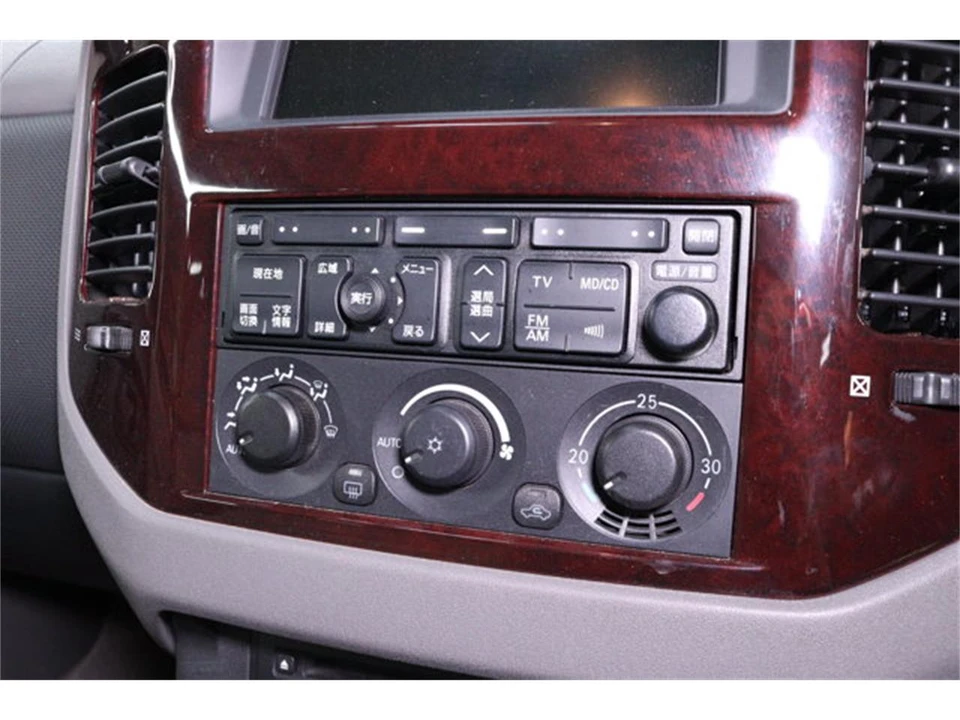 2000 Mitsubishi Pajero/Montero 3rd Gen - Image 13 of 31