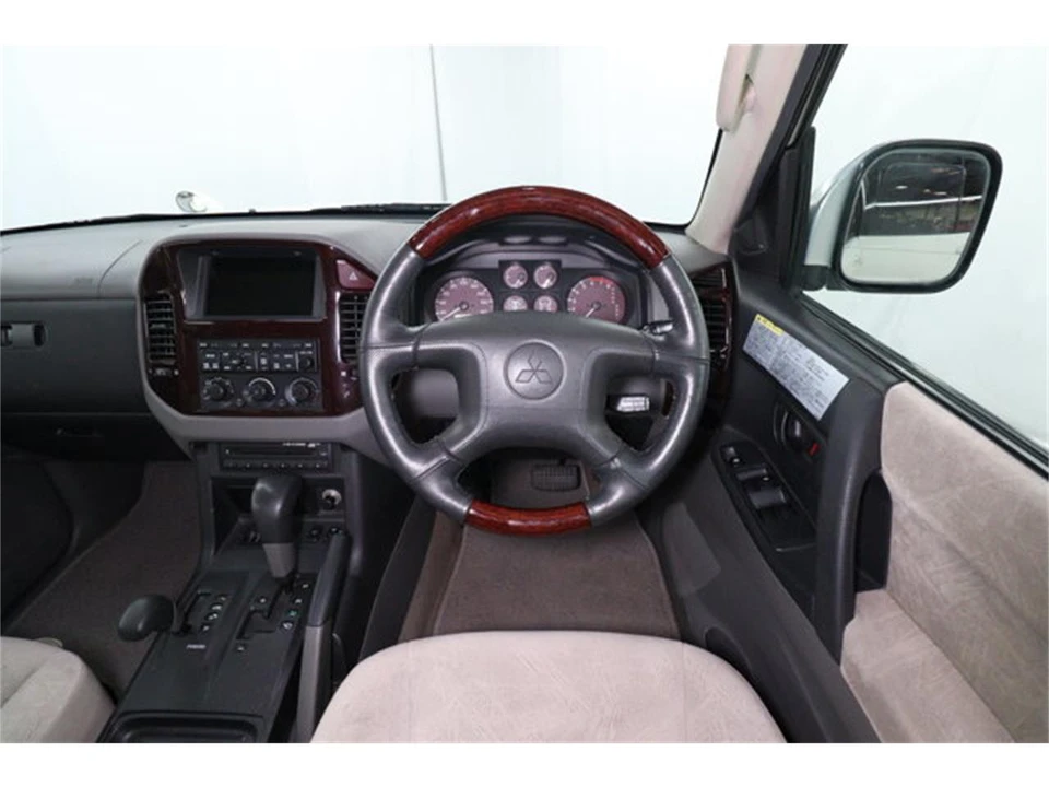 2000 Mitsubishi Pajero/Montero 3rd Gen - Image 10 of 31
