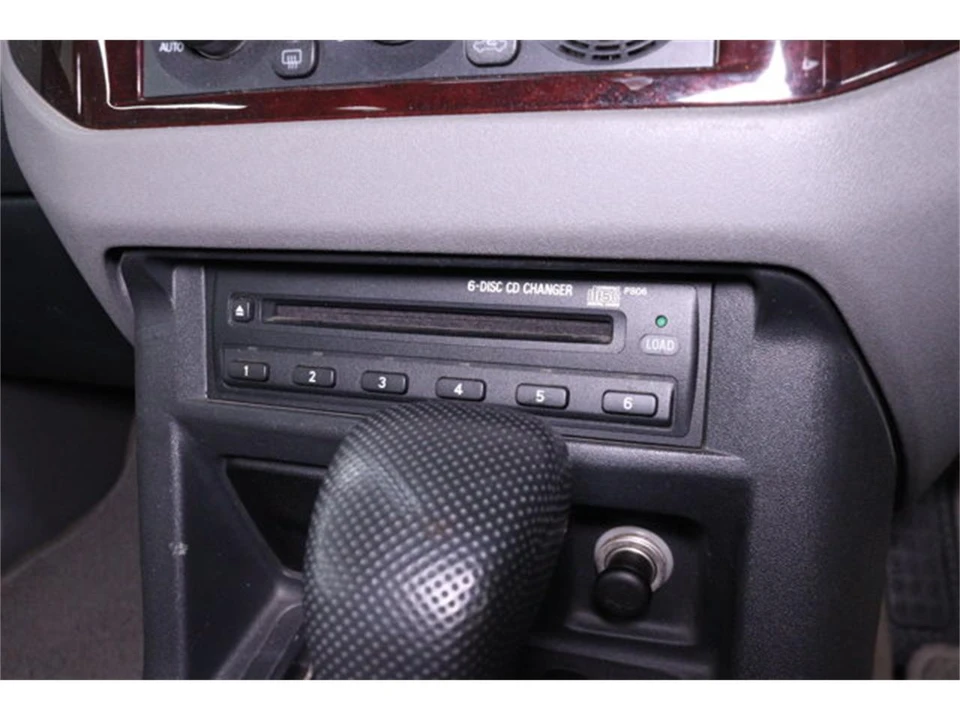 2000 Mitsubishi Pajero/Montero 3rd Gen - Image 14 of 31
