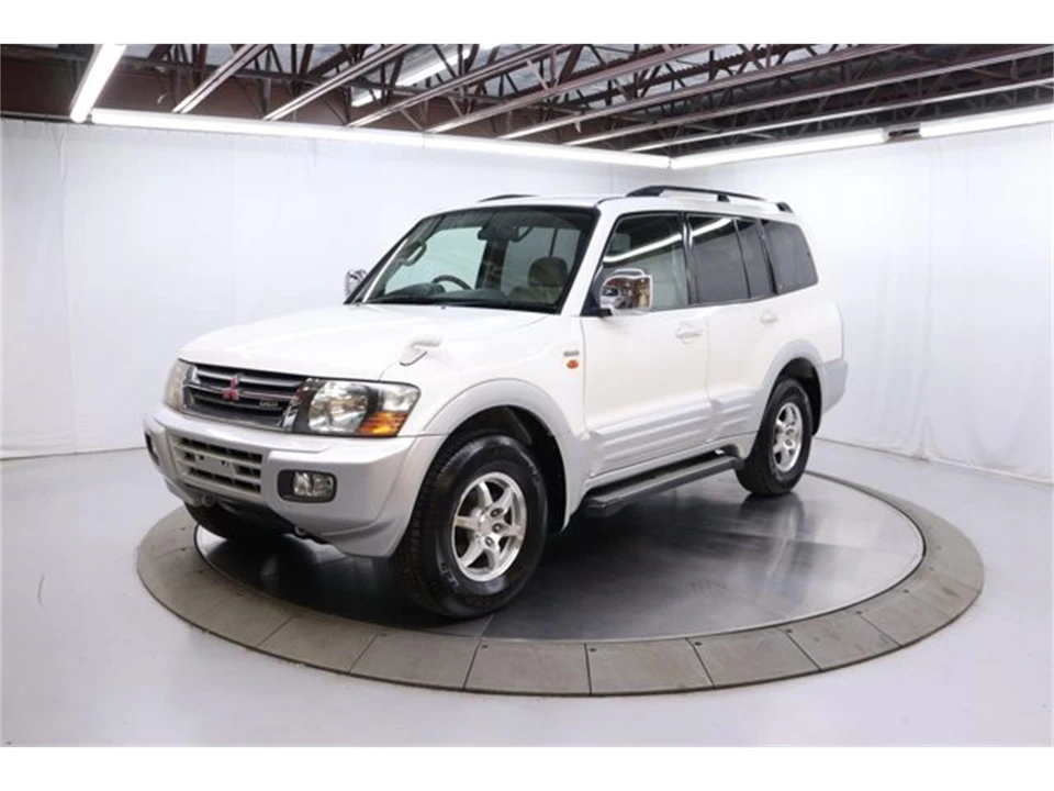 2000 Mitsubishi Pajero/Montero 3rd Gen - Image 2 of 31
