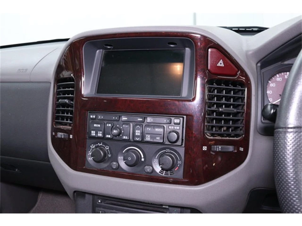 2000 Mitsubishi Pajero/Montero 3rd Gen - Image 12 of 31