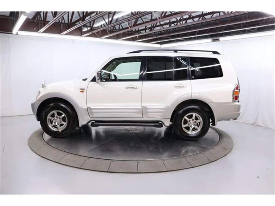 2000 Mitsubishi Pajero/Montero 3rd Gen - Image 4 of 31