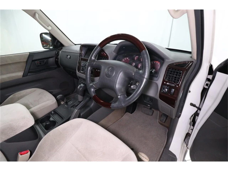 2000 Mitsubishi Pajero/Montero 3rd Gen - Image 9 of 31