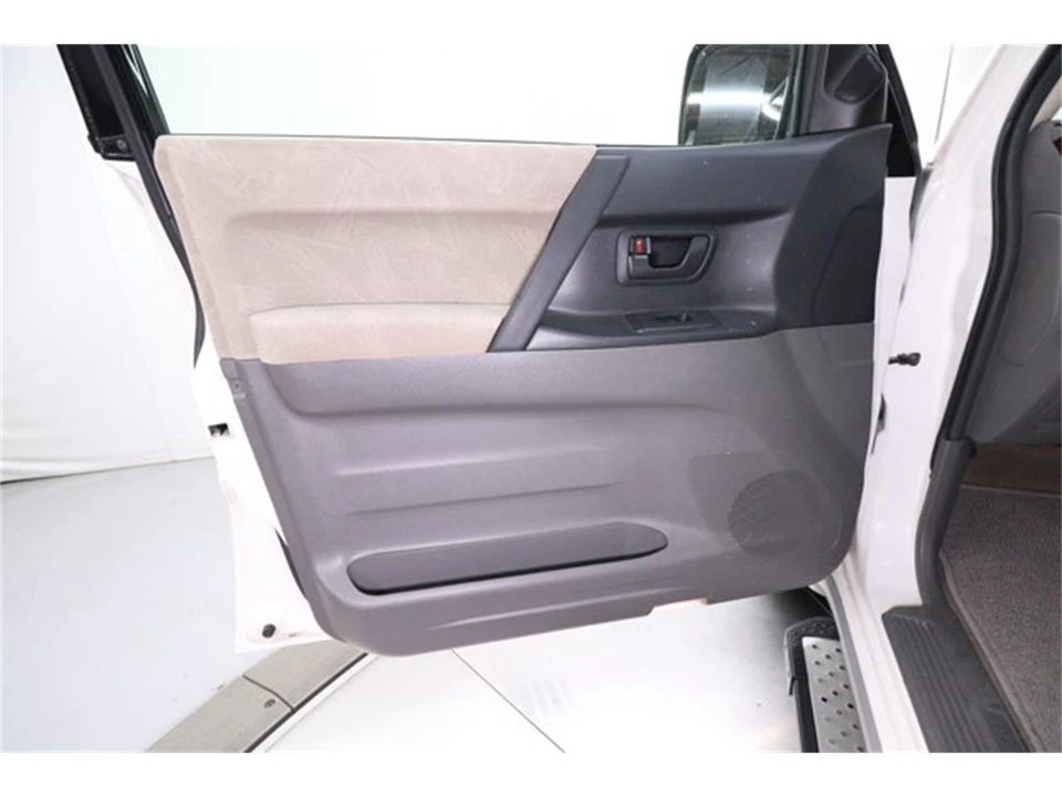 2000 Mitsubishi Pajero/Montero 3rd Gen - Image 23 of 31