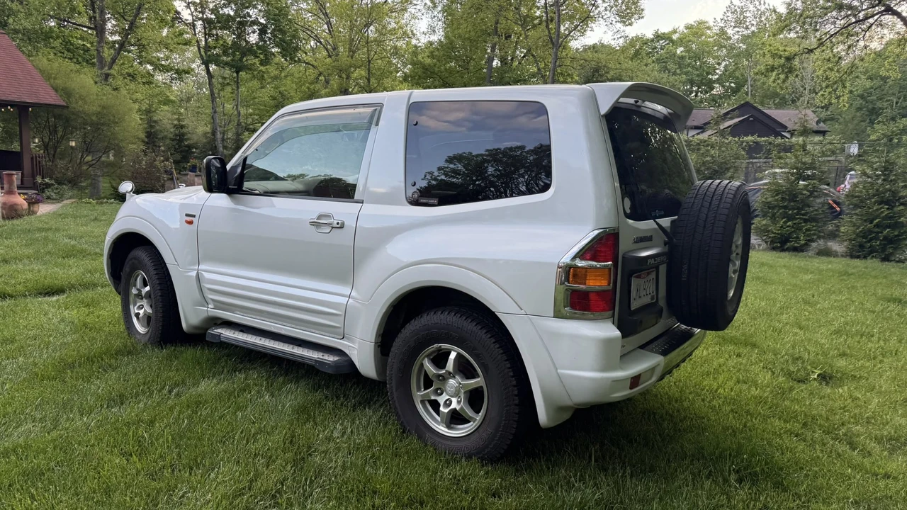 2000 Mitsubishi Pajero/Montero 3rd Gen - Image 15 of 31