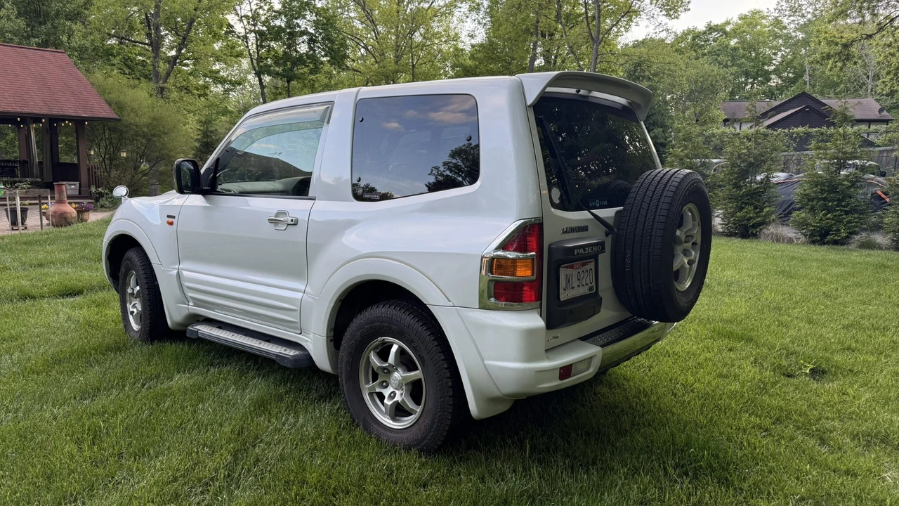2000 Mitsubishi Pajero/Montero 3rd Gen - Image 16 of 31