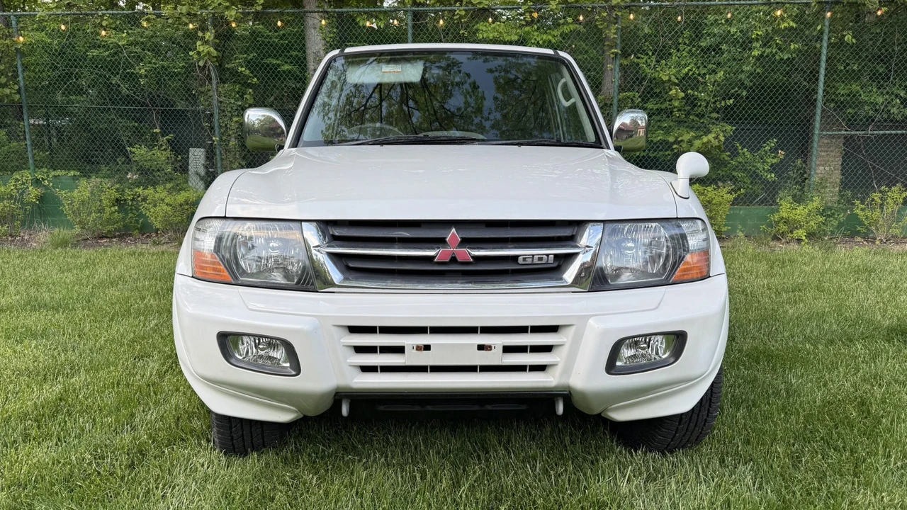 2000 Mitsubishi Pajero/Montero 3rd Gen - Image 11 of 31