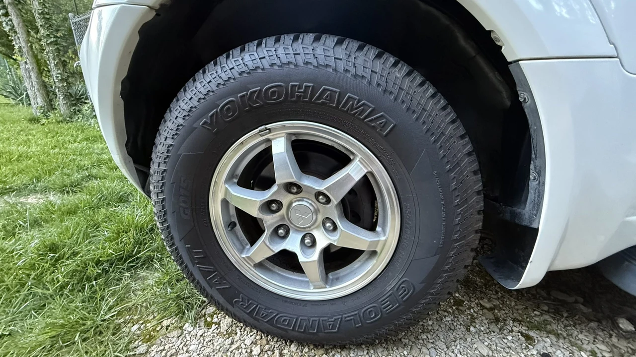 2000 Mitsubishi Pajero/Montero 3rd Gen - Image 30 of 31