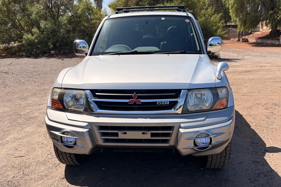 2000 Mitsubishi Pajero/Montero 3rd Gen - Image 2 of 31