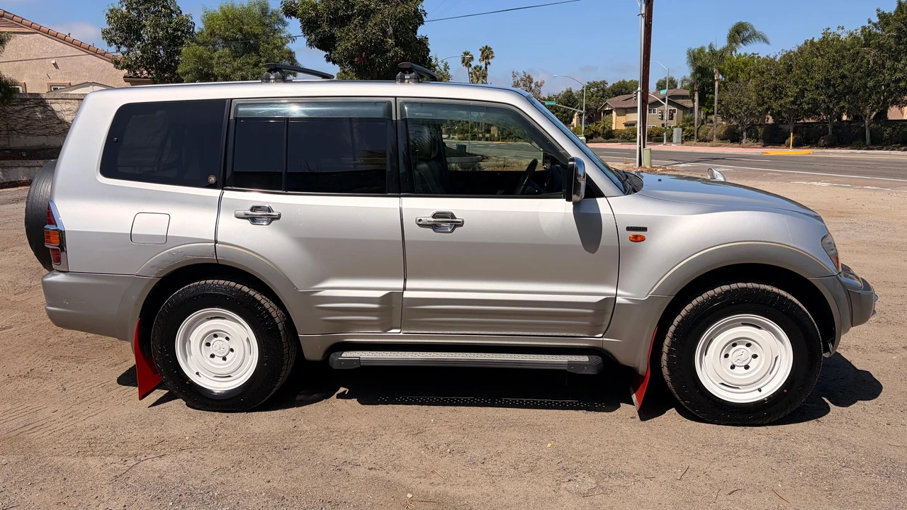 2000 Mitsubishi Pajero/Montero 3rd Gen - Image 12 of 31