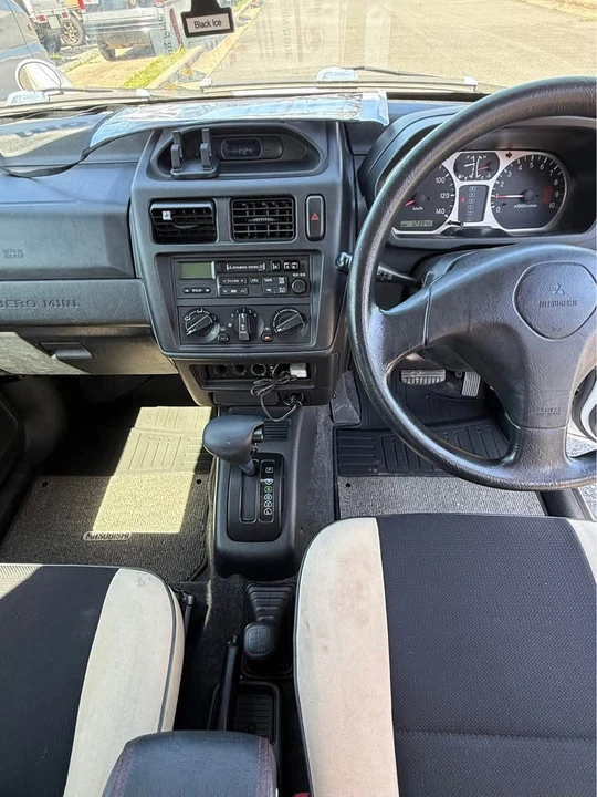 2000 Mitsubishi Pajero/Montero - Image 10 of 13