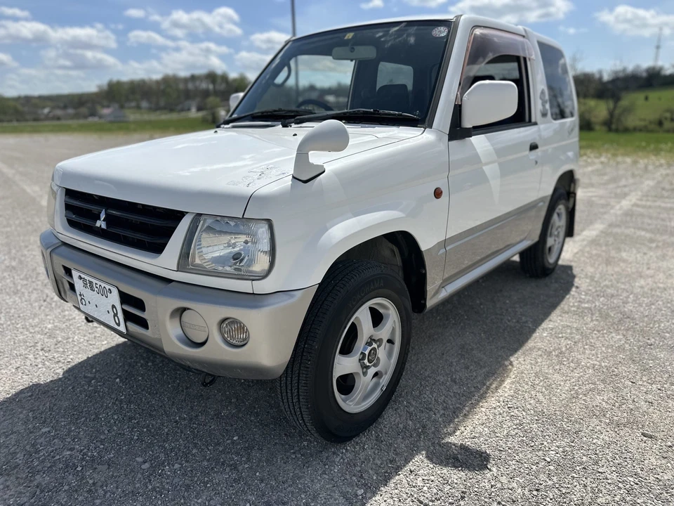 2000 Mitsubishi Pajero/Montero 3rd Gen - Image 2 of 31