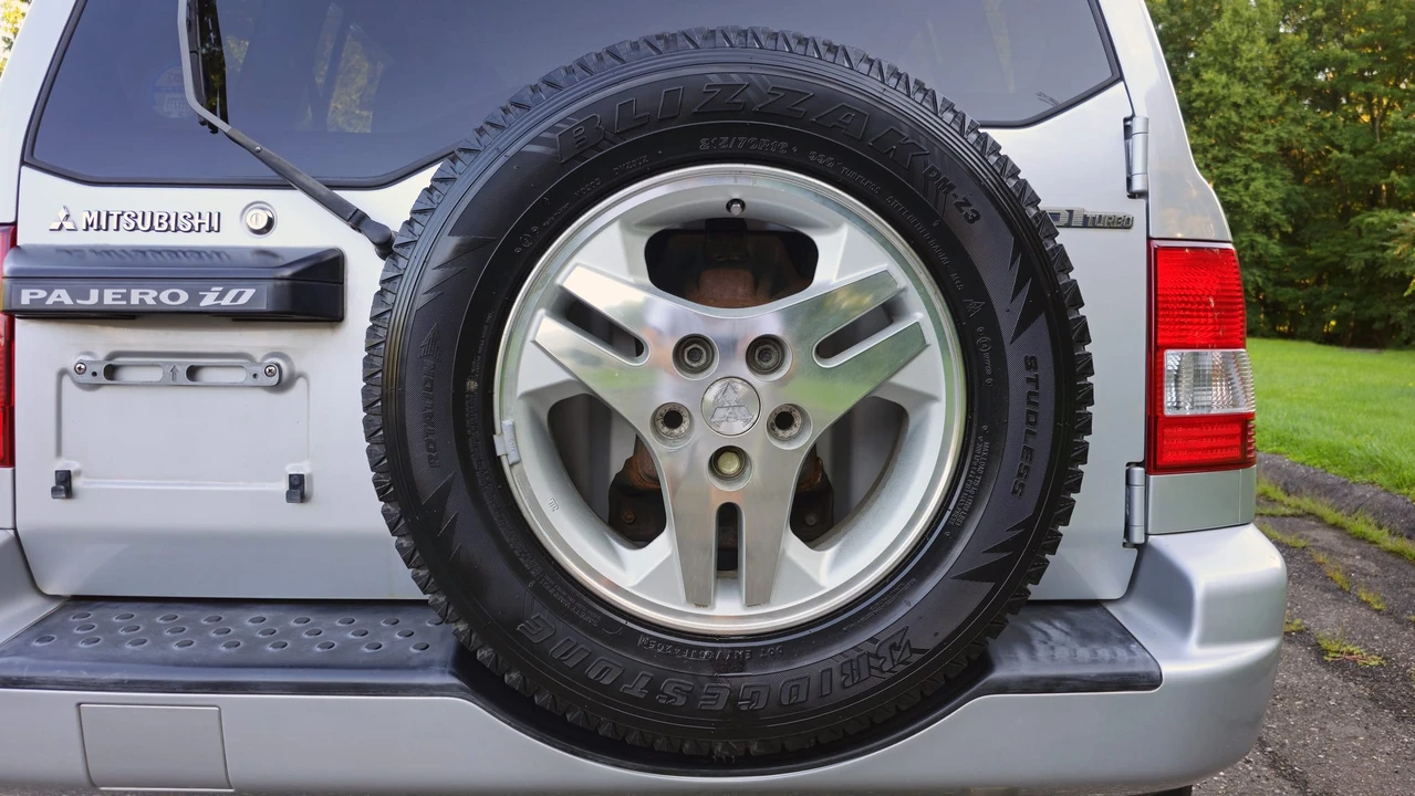 2000 Mitsubishi Pajero/Montero 3rd Gen - Image 31 of 31