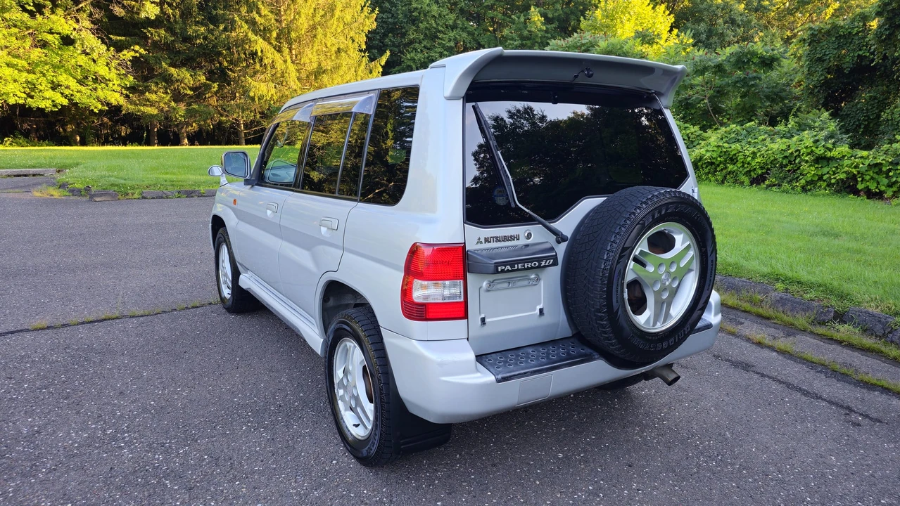2000 Mitsubishi Pajero/Montero 3rd Gen - Image 13 of 31
