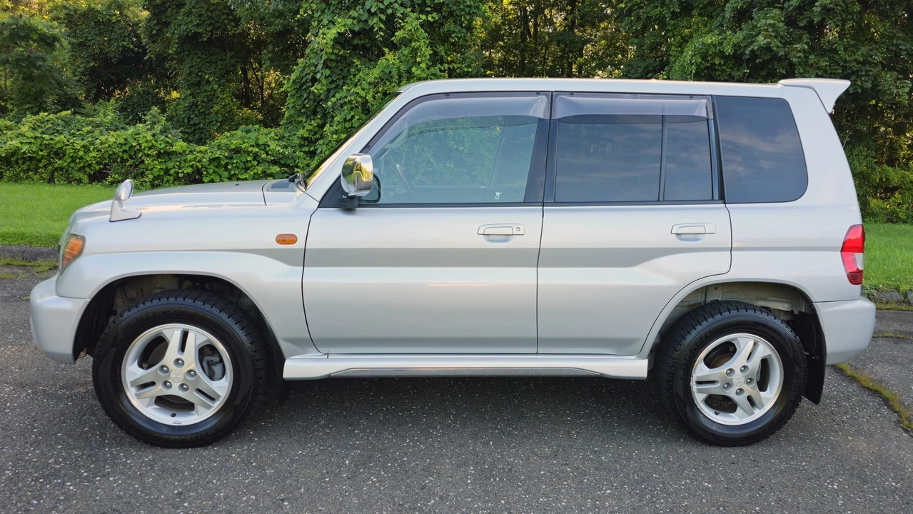 2000 Mitsubishi Pajero/Montero 3rd Gen - Image 17 of 31