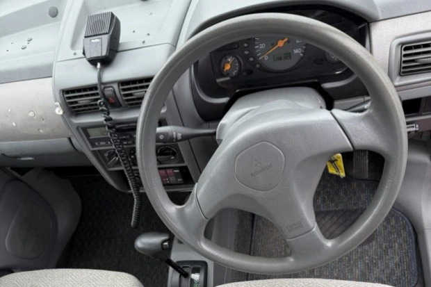 2000 Mitsubishi Toppo 2nd Gen - Image 5 of 8