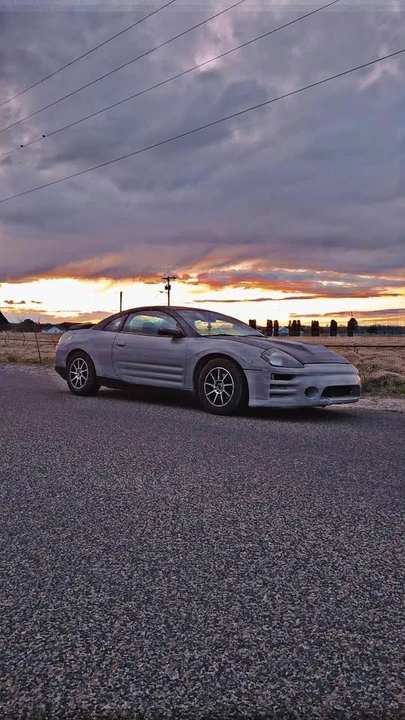 2000 Mitsubishi Eclipse 3rd Gen - Image 2 of 2