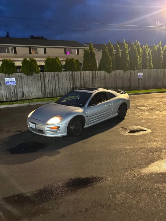 2000 Mitsubishi Eclipse 3rd Gen - Image 4 of 17