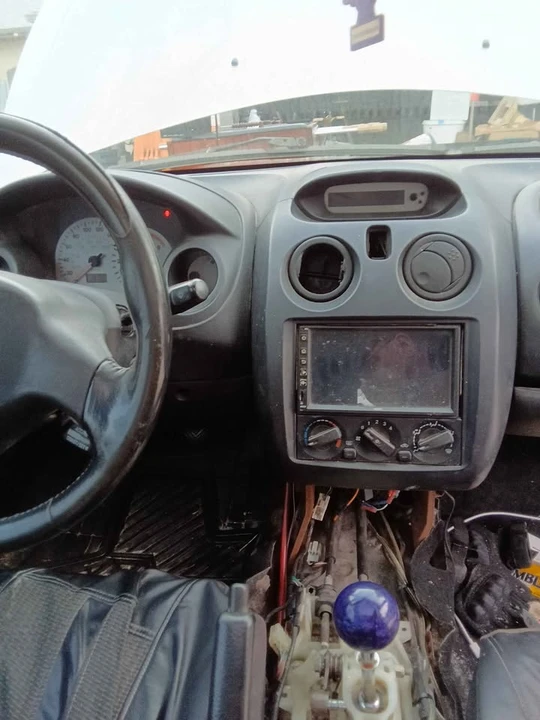 2000 Mitsubishi Eclipse 3rd Gen - Image 6 of 7