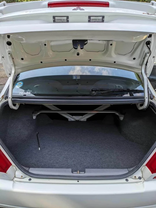 2000 Mitsubishi Lancer Evolution VI 6th Gen - Image 4 of 9