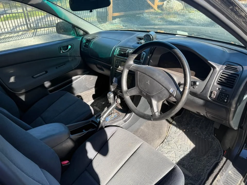2000 Mitsubishi Galant 8th Gen - Image 4 of 6