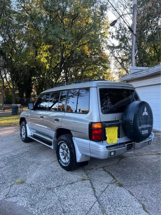 2000 Mitsubishi Pajero/Montero 3rd Gen - Image 2 of 11